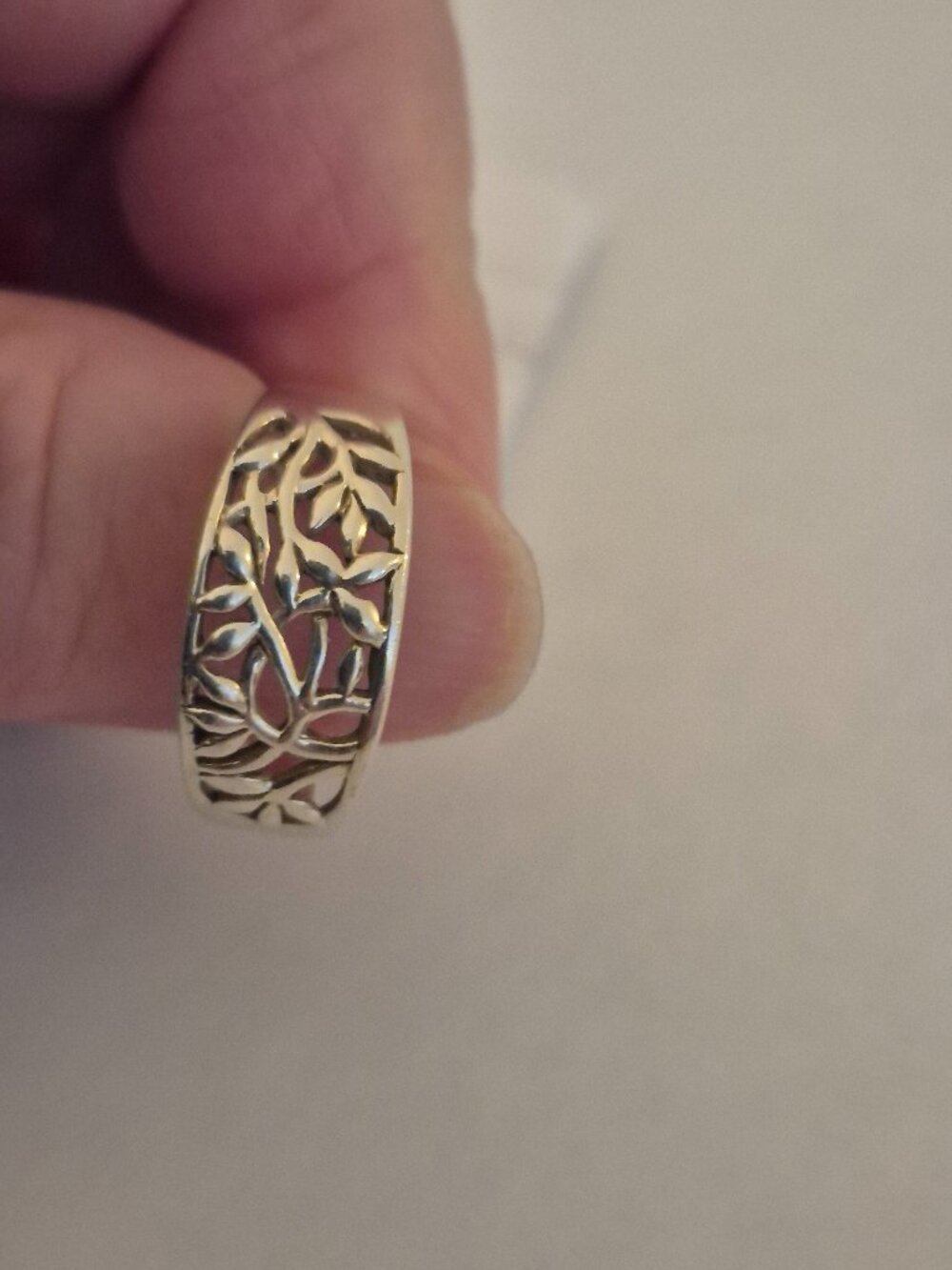 Sterling Silver Openwork Leaf Vine Band Ring - Size 9.5 (4.0g)